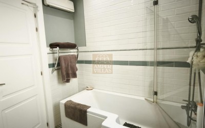 Chalet con apartamento de invitados, piscina y amplias zonas exteriores en Santa Clara, Altea